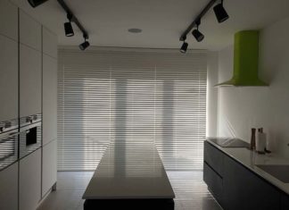 Moskitiery - ochrona przed owadami. Dlaczego warto?