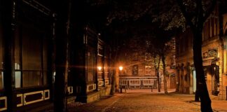 Jak podłączyć przewody do lampy? Jak podłączyć przewody do lampy?