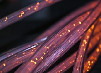Czym się różni kabel Yakxs od yaky?