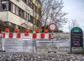 Jak sprawdzić szczelność kabiny prysznicowej? Jak sprawdzić szczelność kabiny prysznicowej?