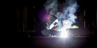 W co powinien być ubrany spawacz?