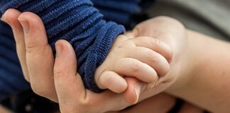 Jak połączyć blaty bez listwy? Jak połączyć blaty bez listwy?