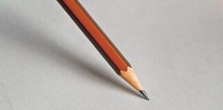 Czy trzeba usuwać starą farbę? Czy trzeba usuwać starą farbę?