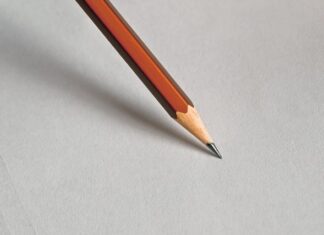 Czy trzeba usuwać starą farbę?