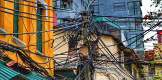 Co może powodować zwarcie? Co może powodować zwarcie?