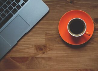 Kto pierwszy odchodzi od stołu? Kto pierwszy odchodzi od stołu?