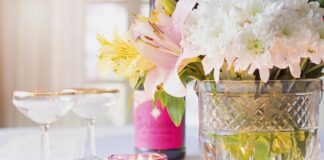 Jak nie należy zachowywać się przy stole? Jak nie należy zachowywać się przy stole?