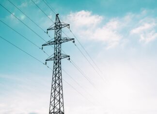 Jak mocować przewody w bruzdach?